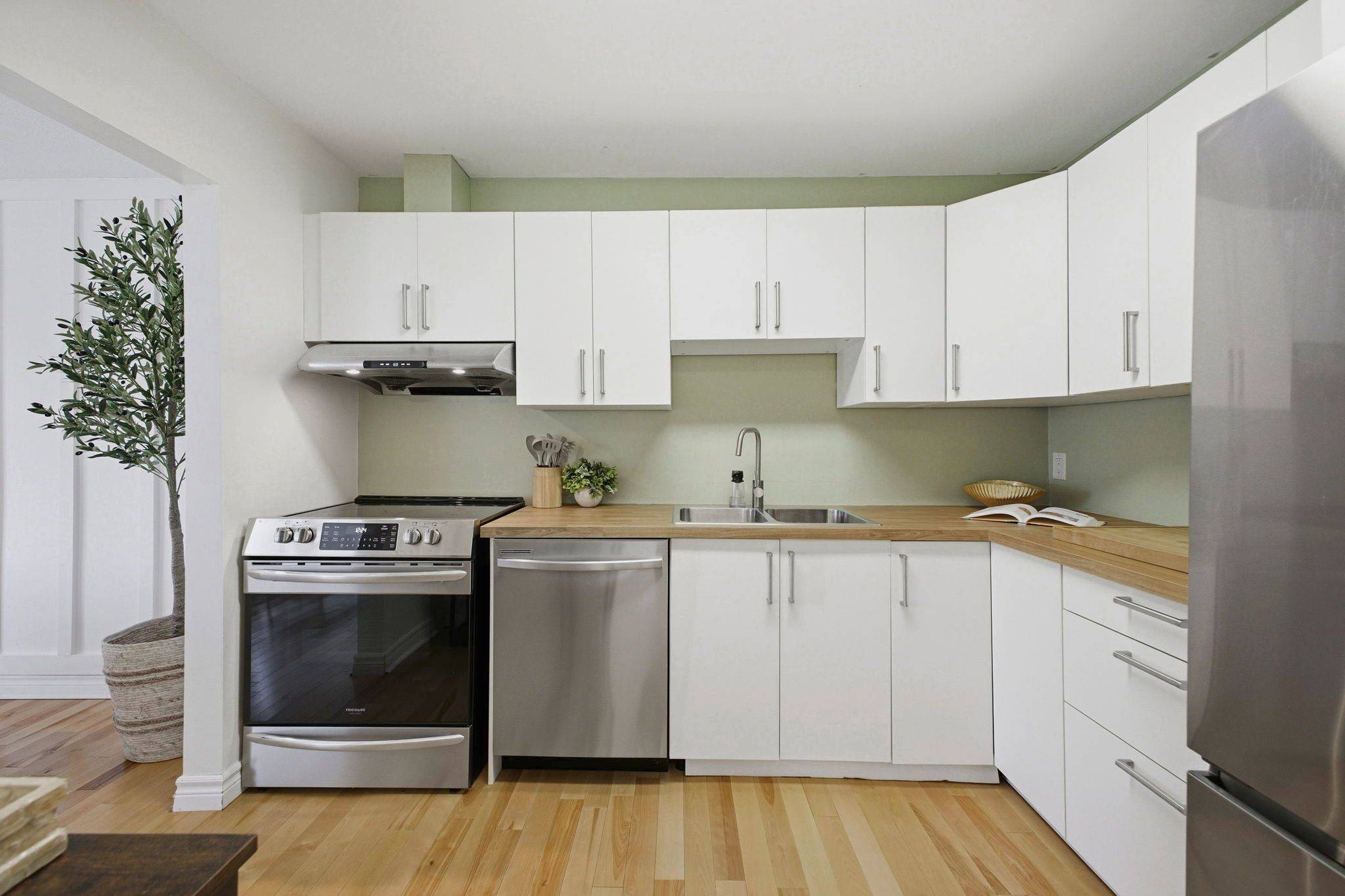 299 Thomas ST #103, Carleton Place, ON K7C 4B8