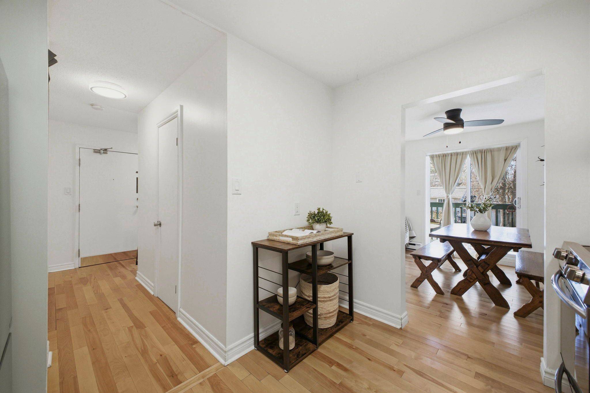 299 Thomas ST #103, Carleton Place, ON K7C 4B8