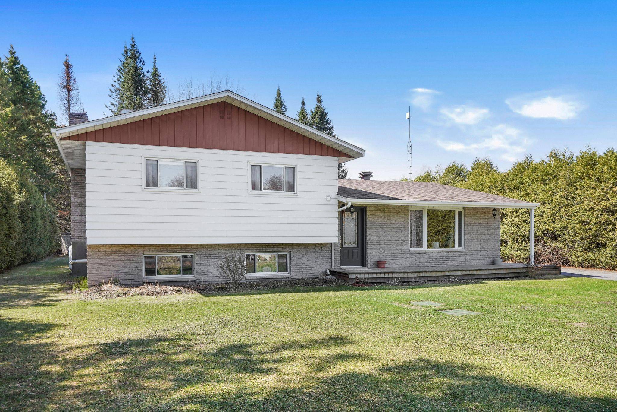 3520 Pattee RD, East Hawkesbury, ON K6A 2R2