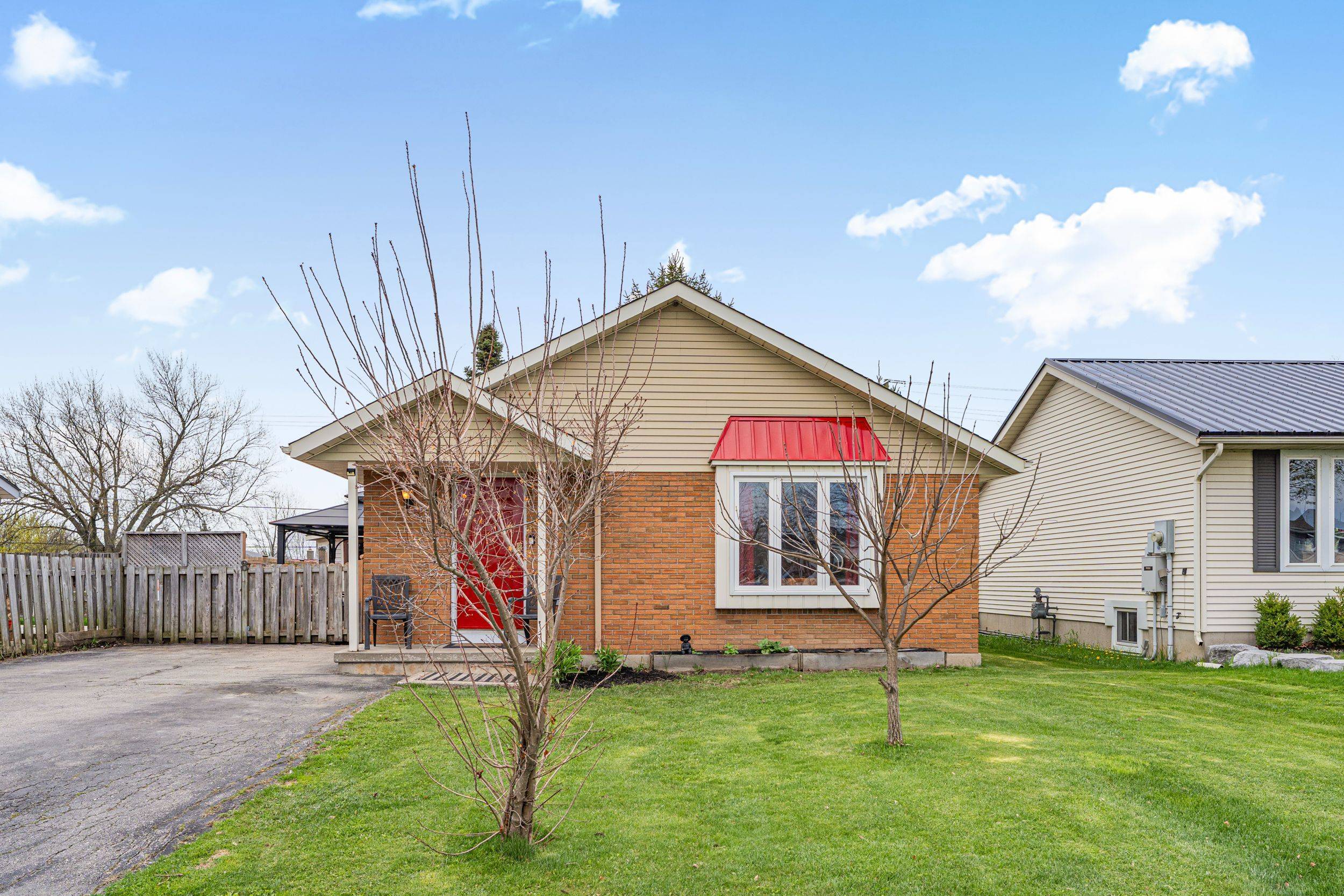 8 Abbott LN, Haldimand, ON N0A 1E0