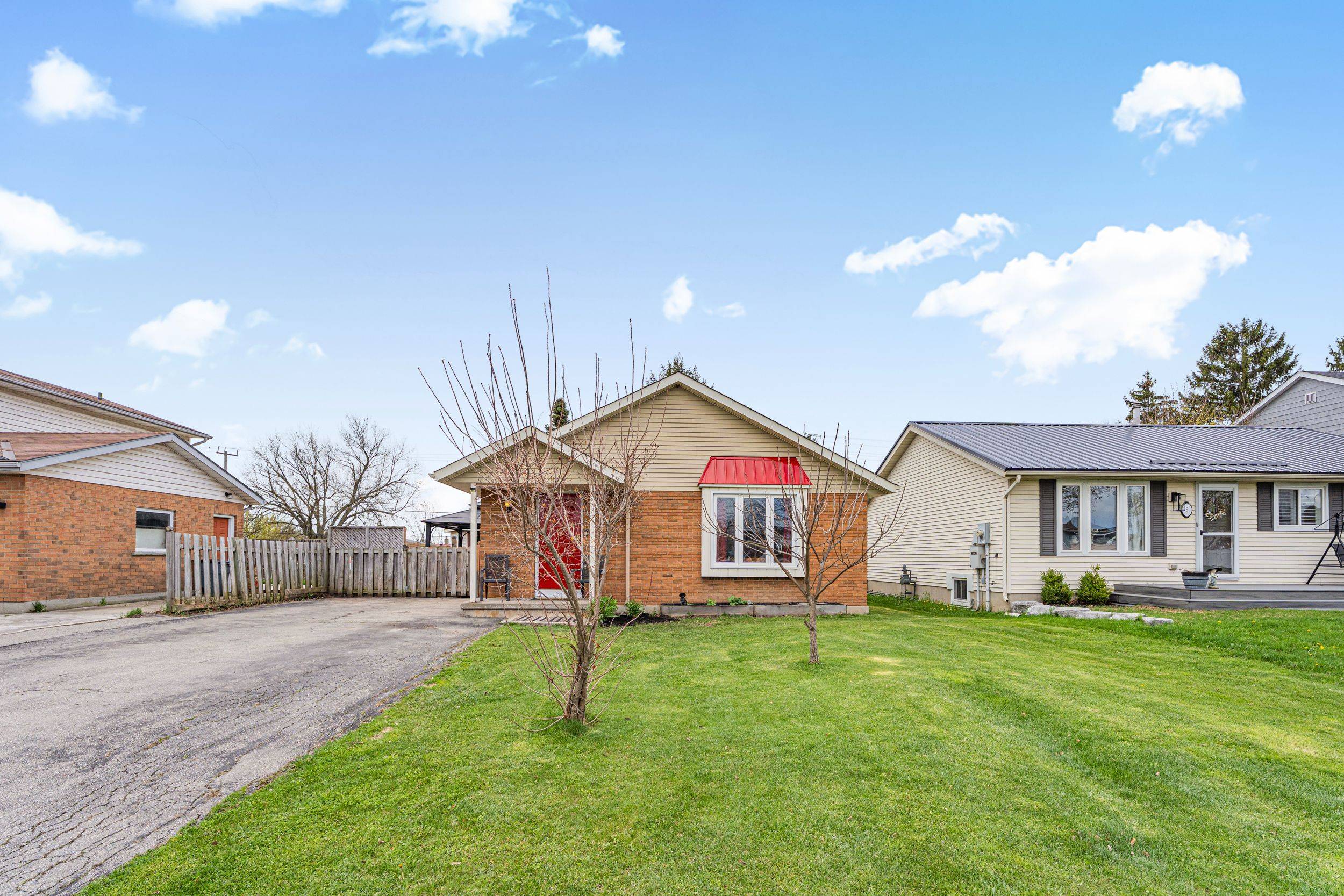 8 Abbott LN, Haldimand, ON N0A 1E0