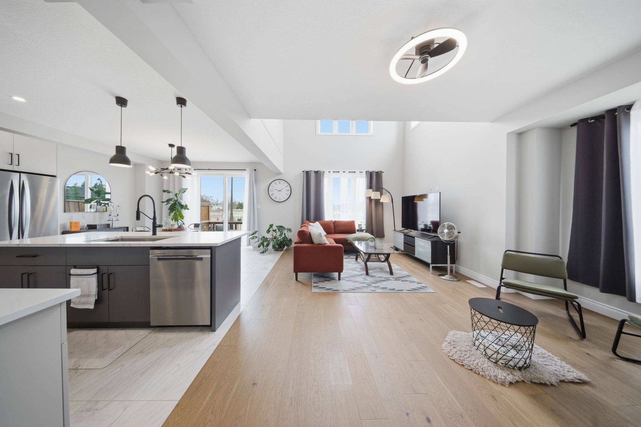 1 Hamilton LN, East Luther Grand Valley, ON L9W 7R9