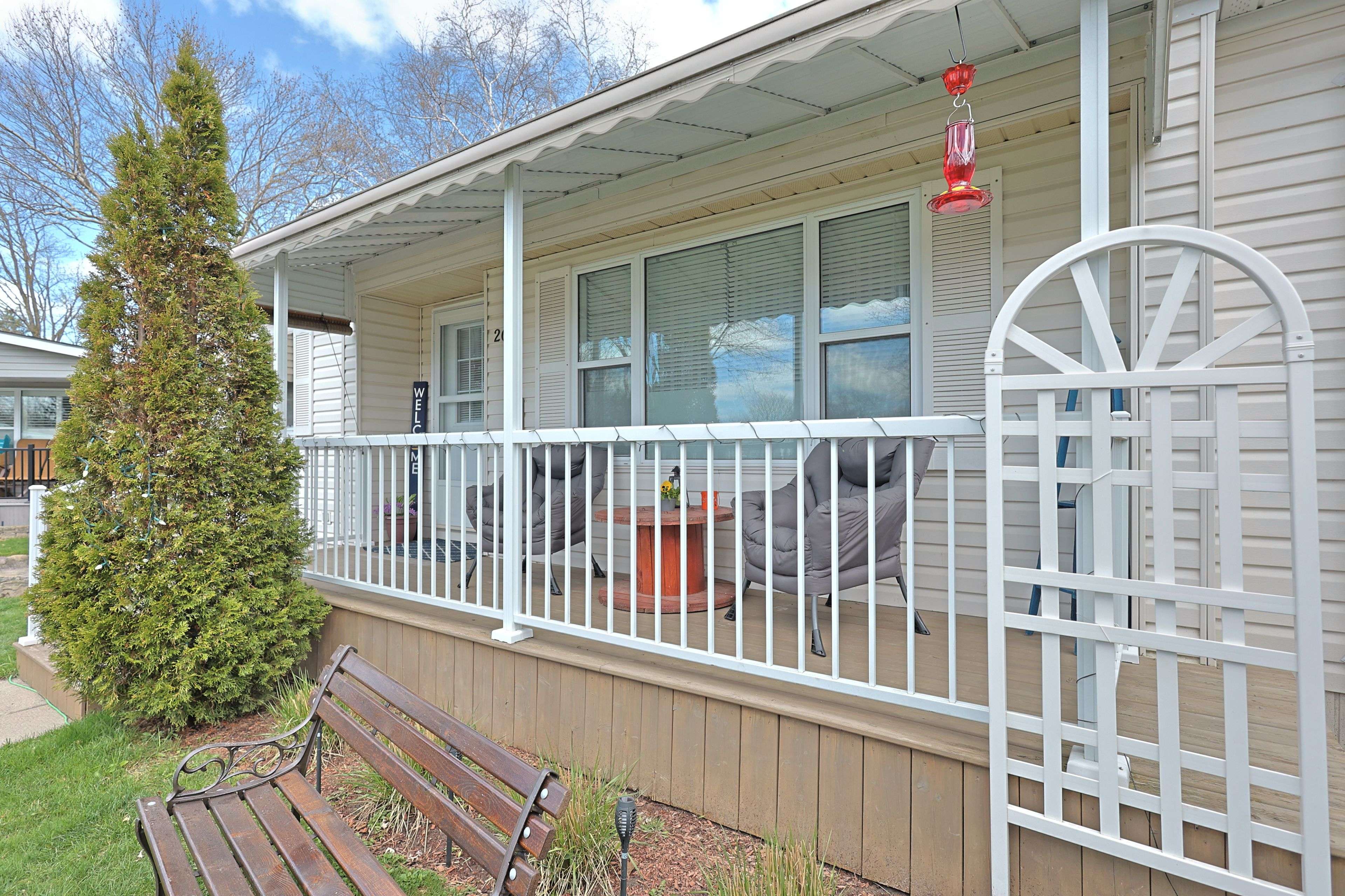 206 Biltmore DR, South Huron, ON N0M 1T0