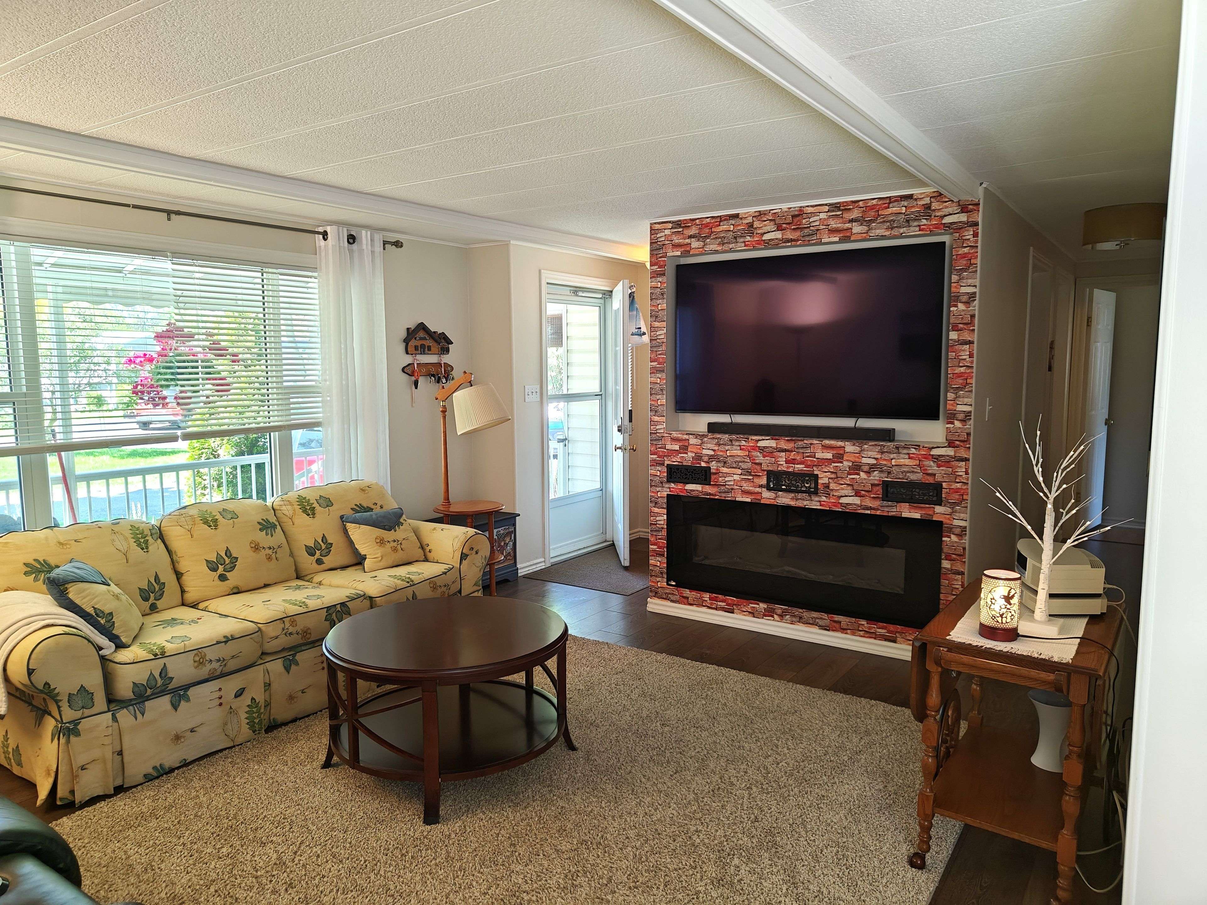 206 Biltmore DR, South Huron, ON N0M 1T0