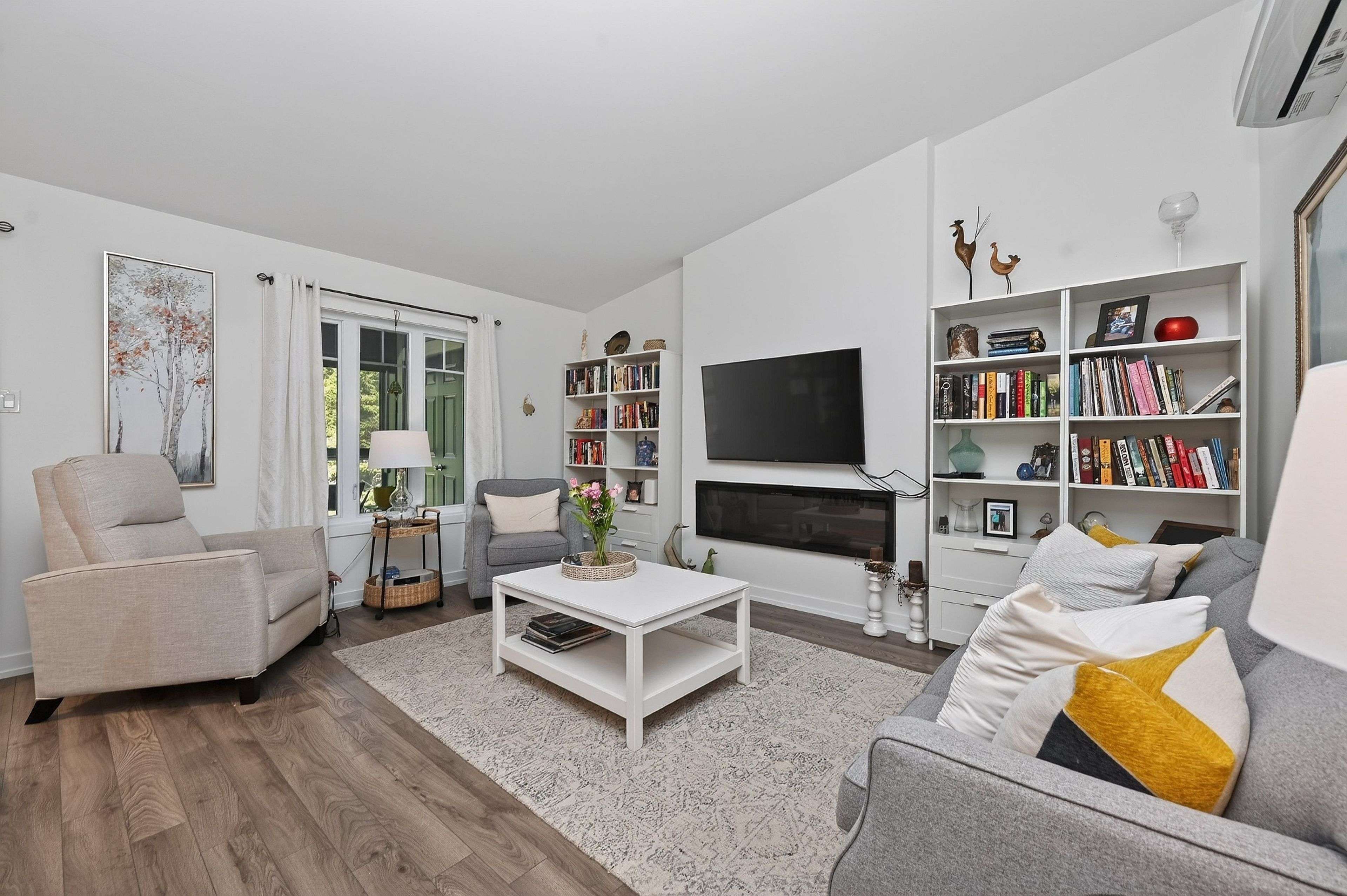 83 St Moritz TRL #202, Russell, ON K0A 1W0