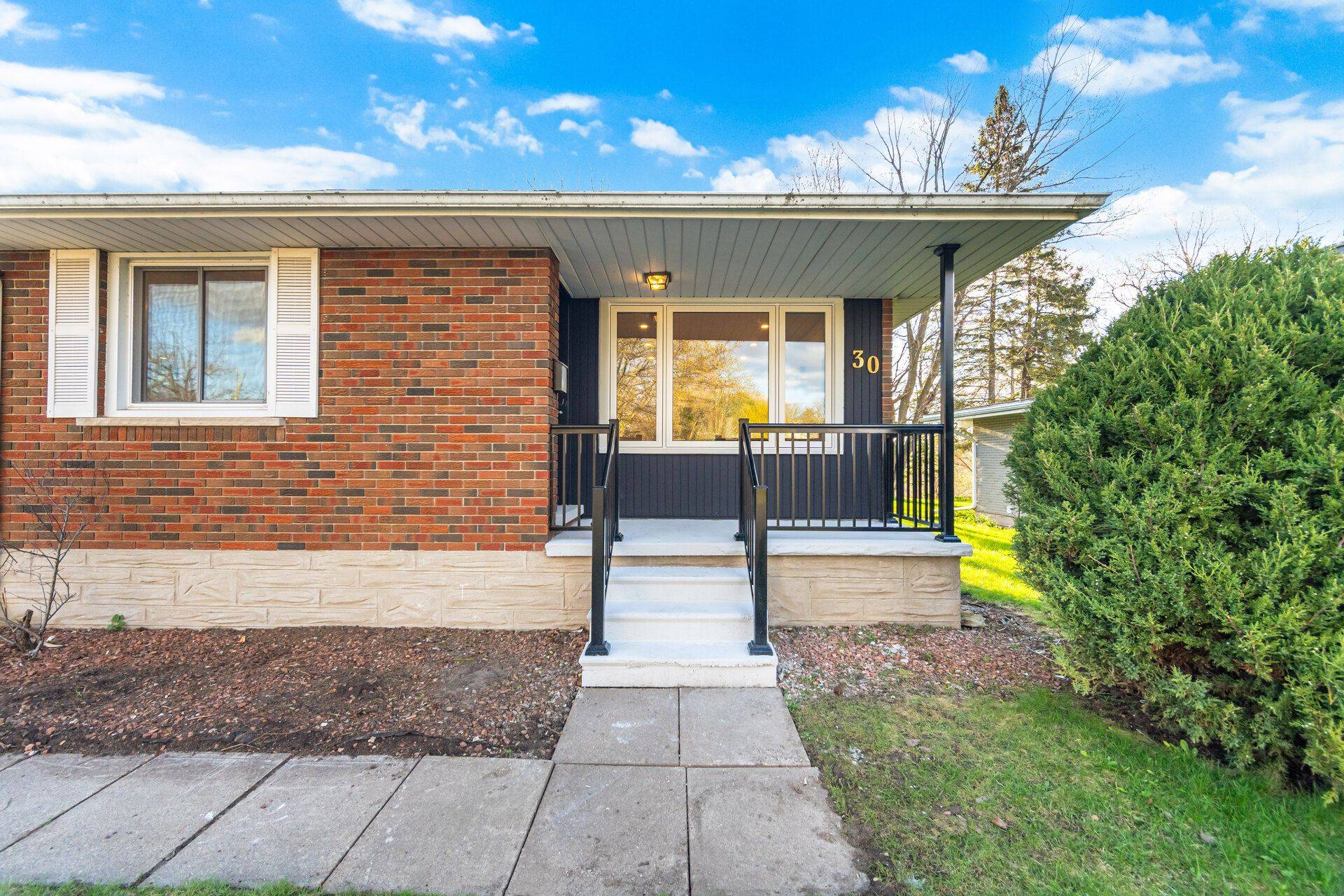 30 Highman AVE, Cambridge, ON N1R 3L7