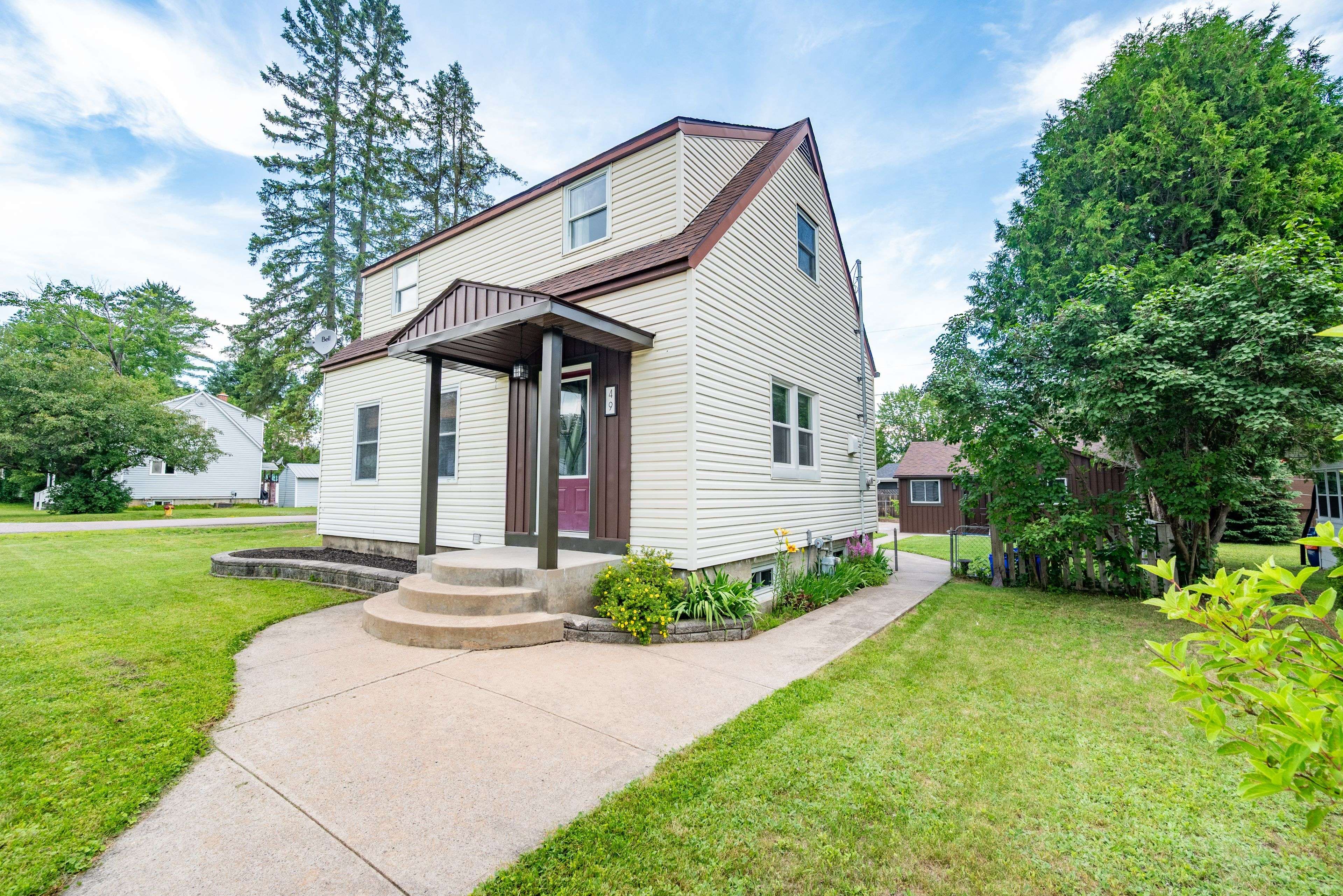 49 Glendale AVE, Deep River, ON K0J 1P0