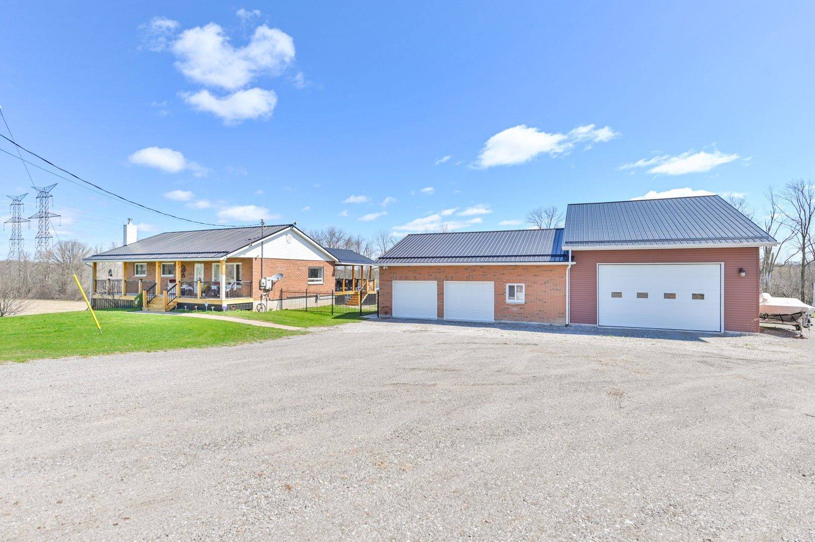 1690 Wallbridge Loyalist RD, Quinte West, ON K8N 4Z5