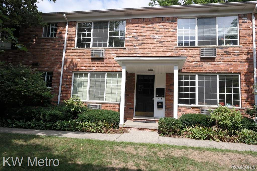 630 ANN ST #8, Birmingham, MI 48009