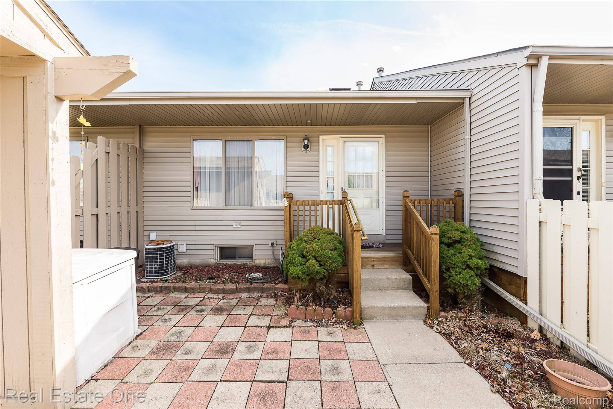 62360 Arlington CIR #2, Southlyoncity_oakland, MI 48178