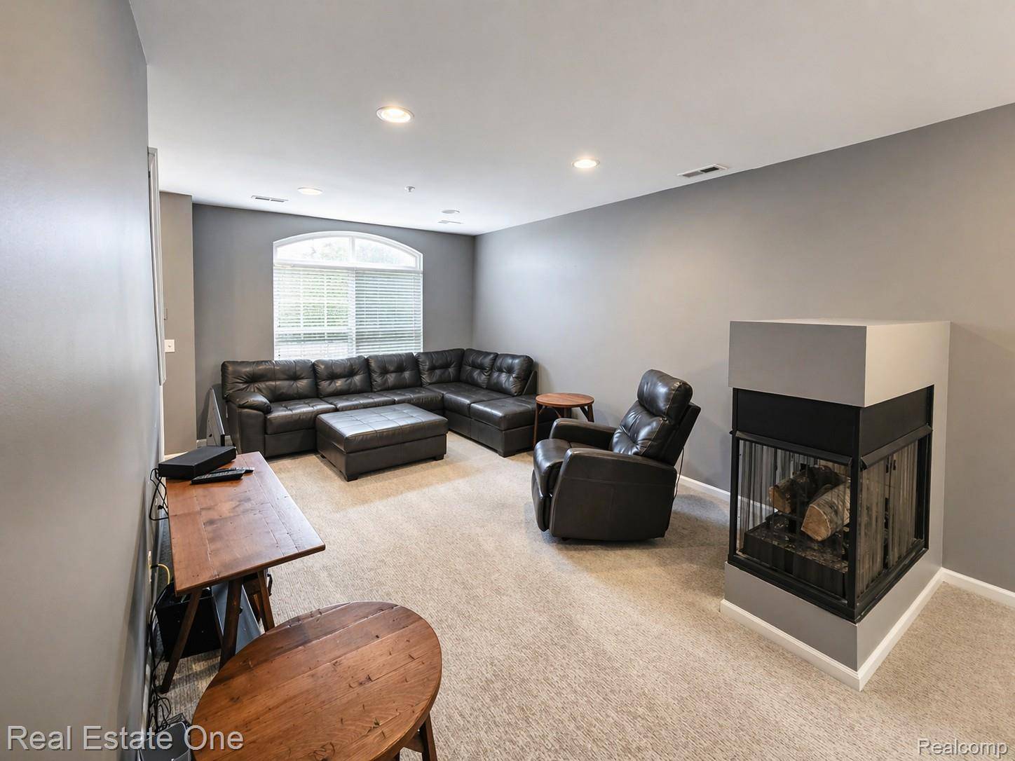 478 Village LN, Milford Village, MI 48381