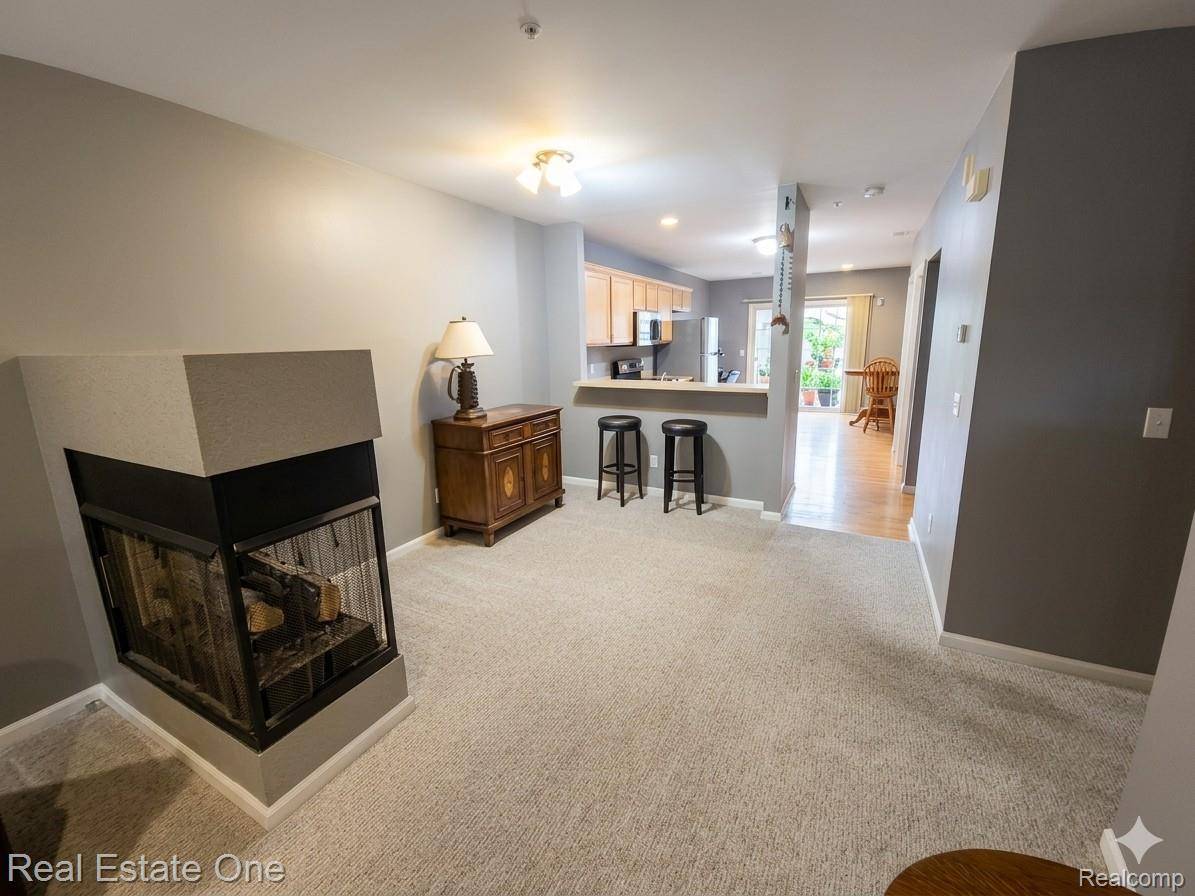 478 Village LN, Milford Village, MI 48381