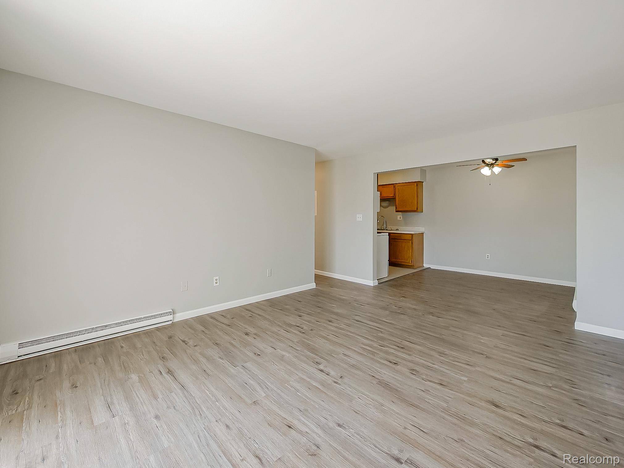 125 E Van Riper RD #5, Fowlerville Village, MI 48836