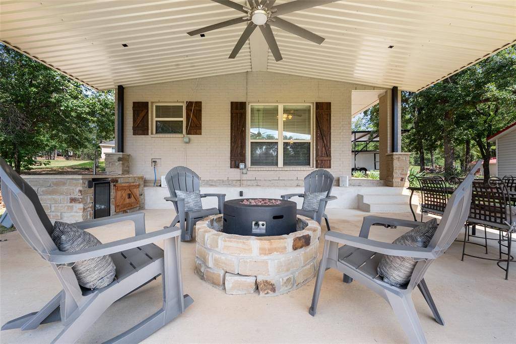 222 Knights Circle, Streetman, TX 75859