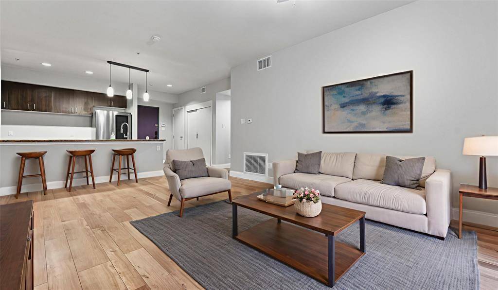 1100 W Trinity Mills Road #1014, Carrollton, TX 75006