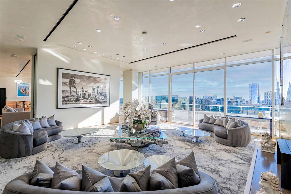 2430 Victory Park Lane #3001, Dallas, TX 75219