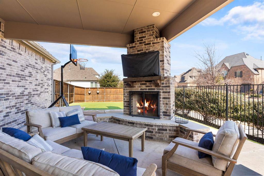 1898 Tumblegrass Road, Frisco, TX 75033