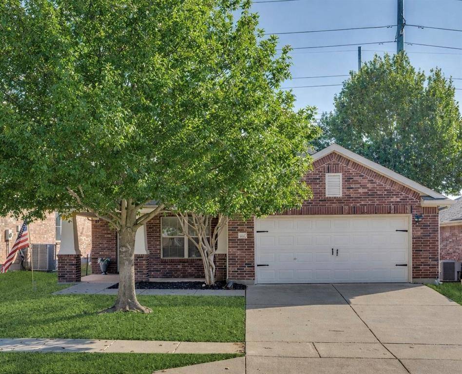 15532 Adlong Drive, Fort Worth, TX 76262