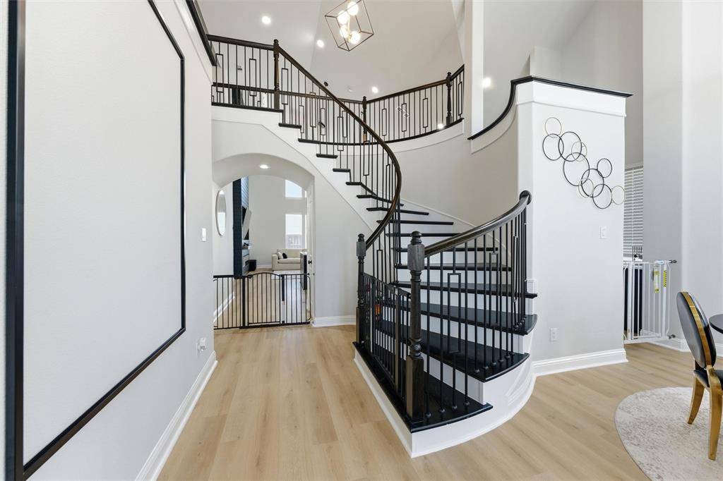 6941 Lilac Drive, Venus, TX 76084