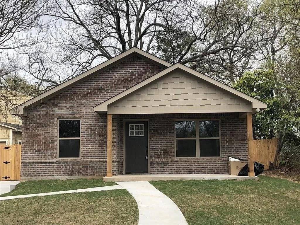 921 W Day Street, Denison, TX 75020
