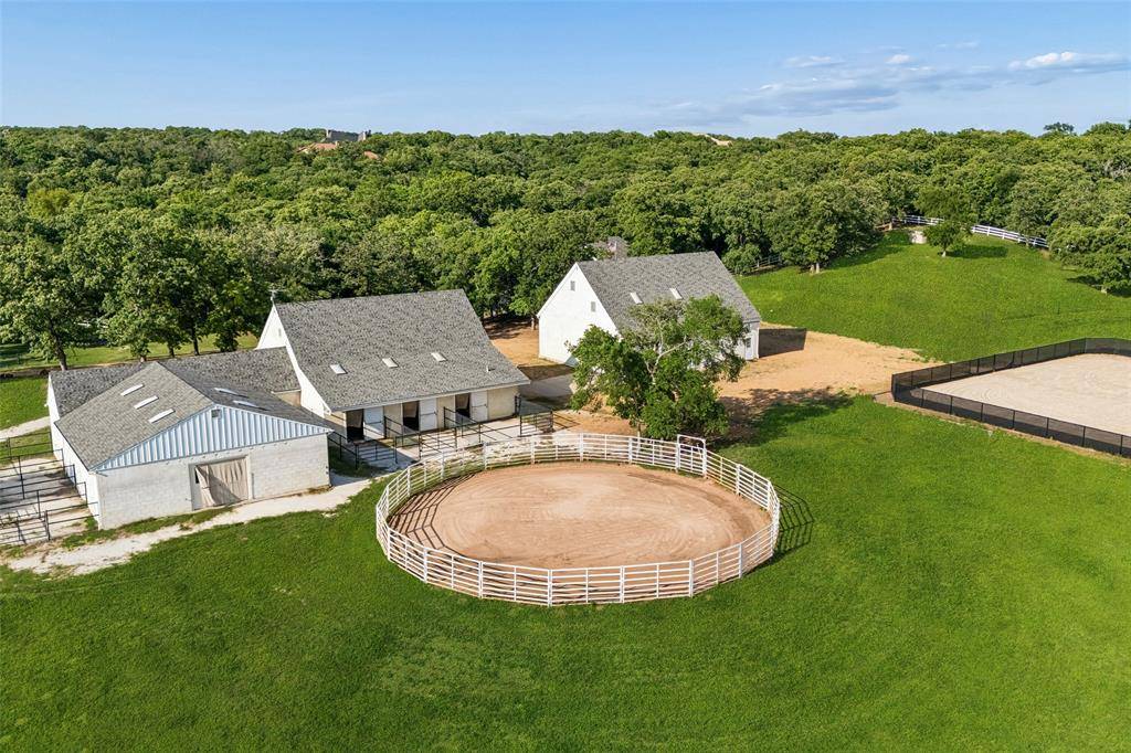 10984 Stagecoach Pass, Pilot Point, TX 76258