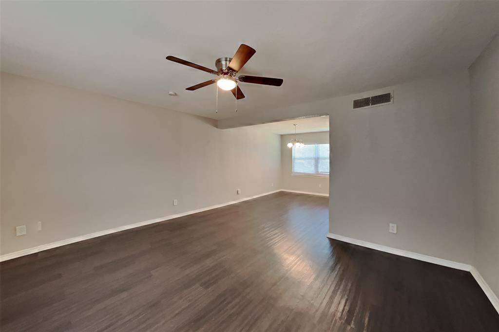 7105 Greenspring Drive, Arlington, TX 76016