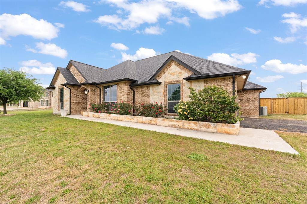 8121 Apollo Drive, Joshua, TX 76058