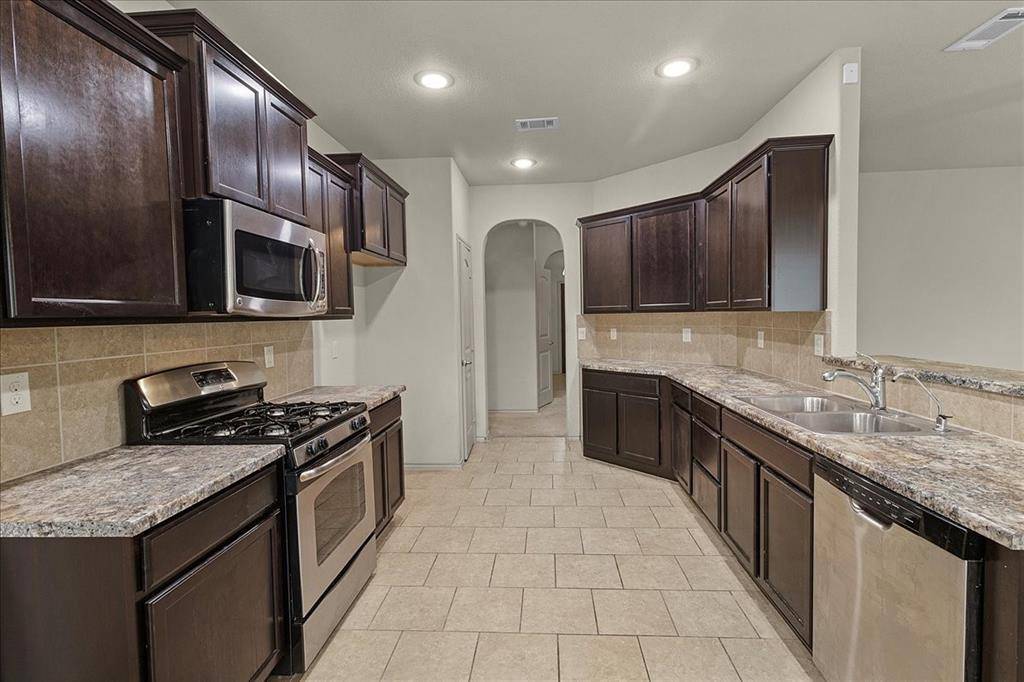 1921 Kachina Lodge Road, Fort Worth, TX 76131