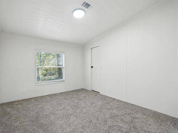 2518 Lovely Drive, Chandler, TX 75758