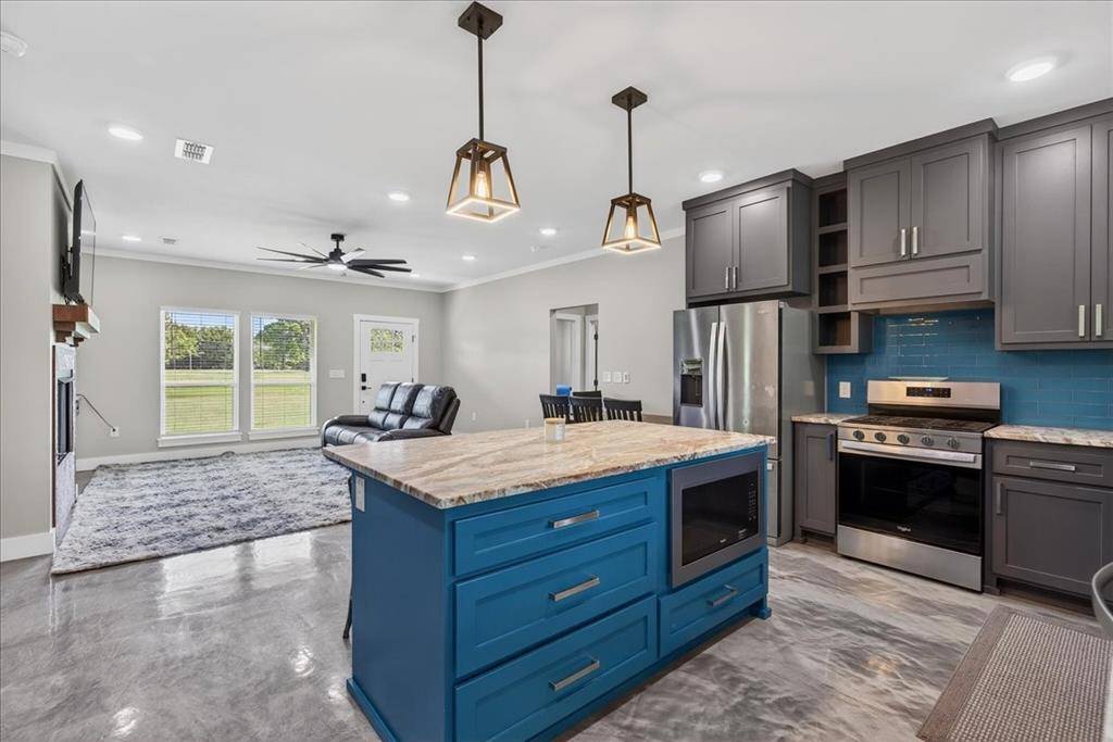 9968 County Road 1200, Athens, TX 75751