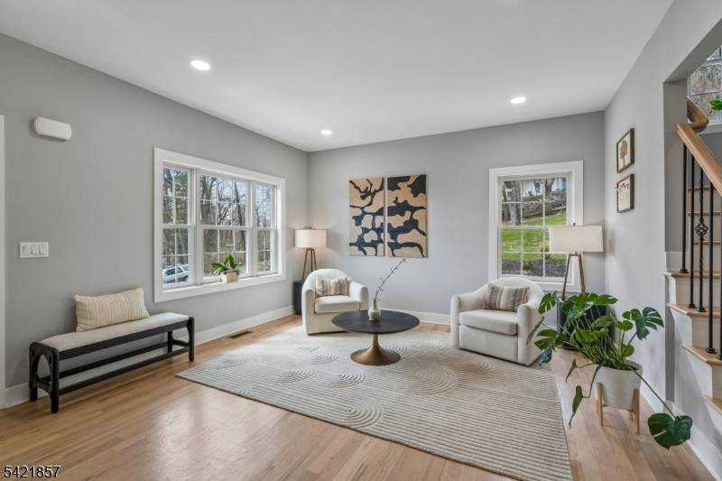 518-520 Cardinal Ln, Green Brook Twp., NJ 08812