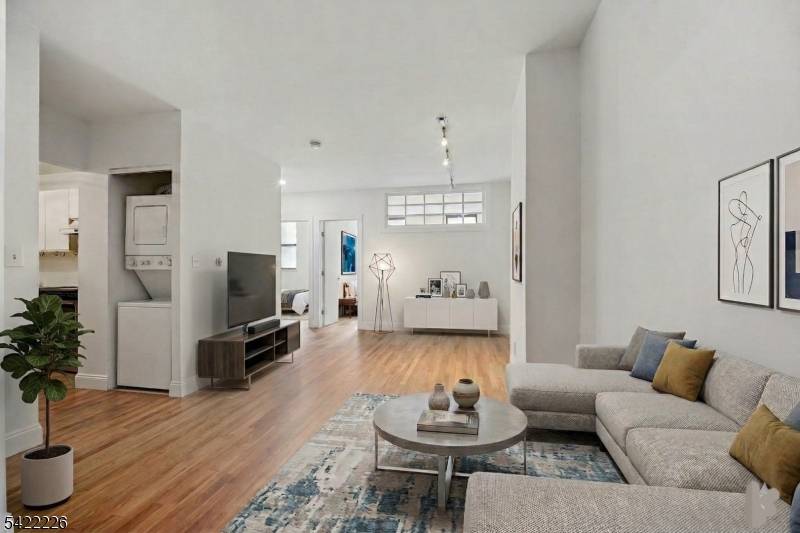 111 Mulberry St #2C, Newark City, NJ 07102