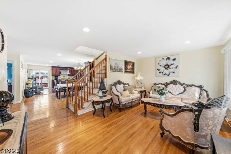 13 W   5Th Ave, Linden City, NJ 07036