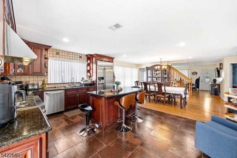 13 W   5Th Ave, Linden City, NJ 07036