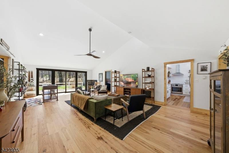 211 Mountain View Rd, Hillsborough Twp., NJ 08844