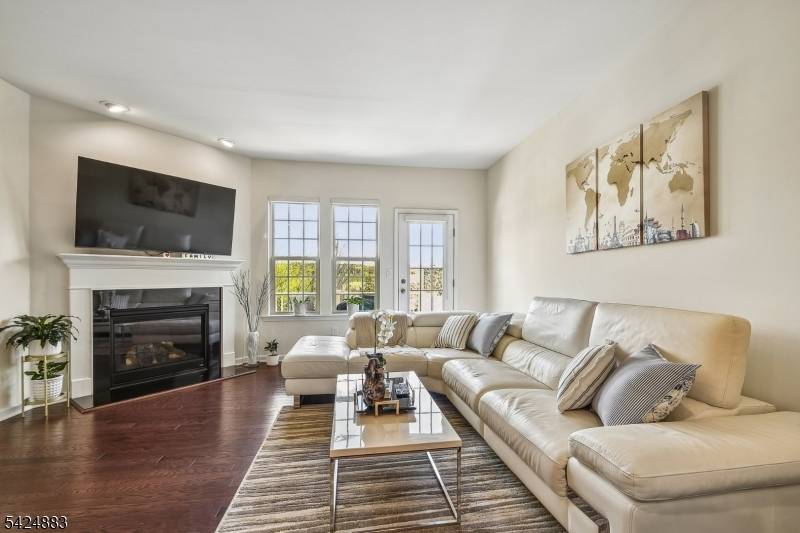 35 Albert Ct, Randolph Twp., NJ 07869