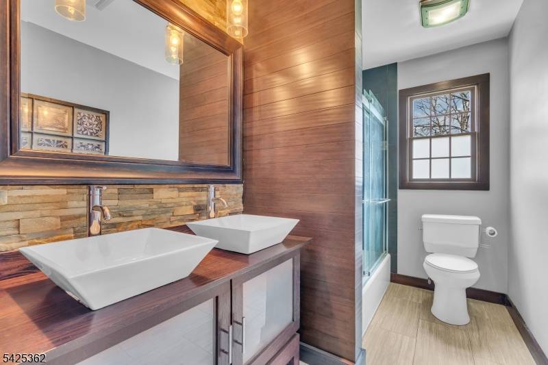 102 Hillcrest Dr, Wayne Twp., NJ 07470