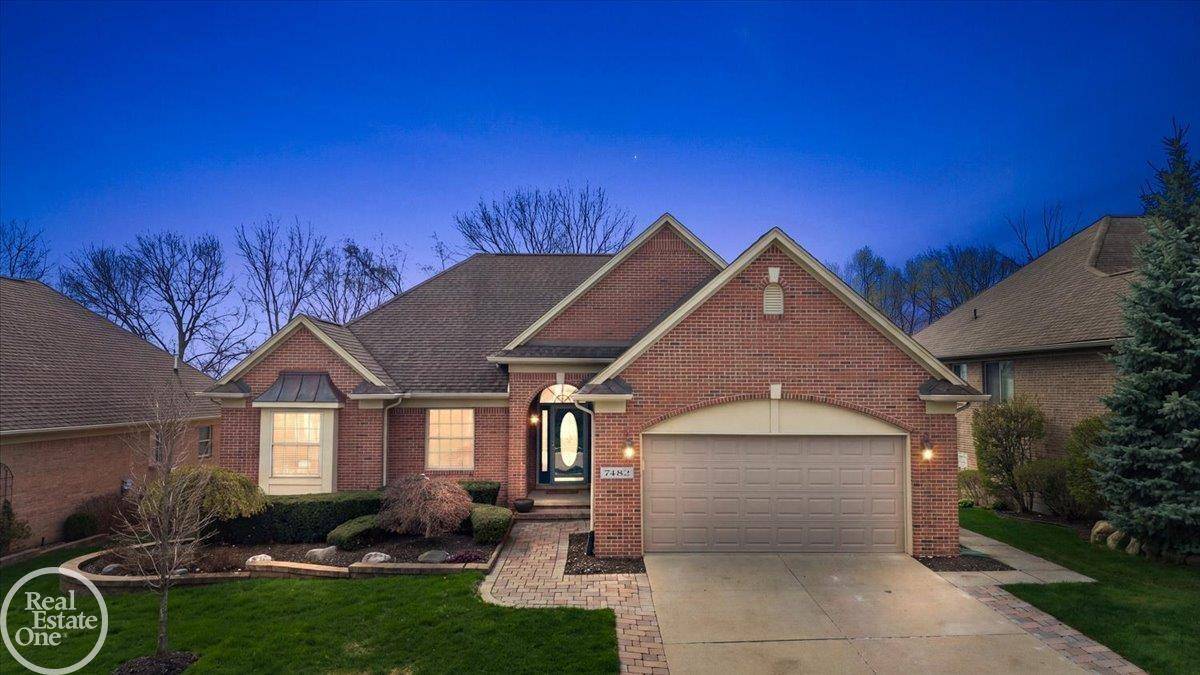 7482 Augusta BLVD, Washington Twp, MI 48094