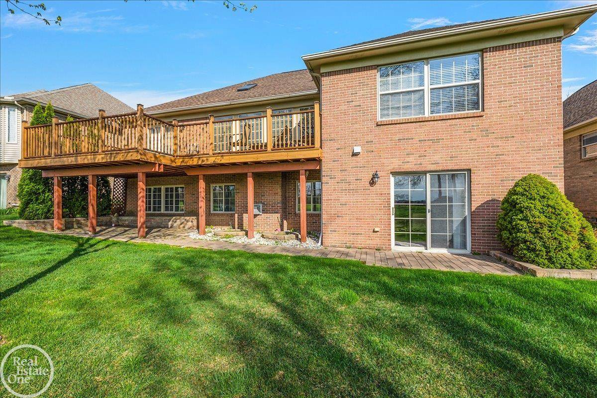 7482 Augusta BLVD, Washington Twp, MI 48094