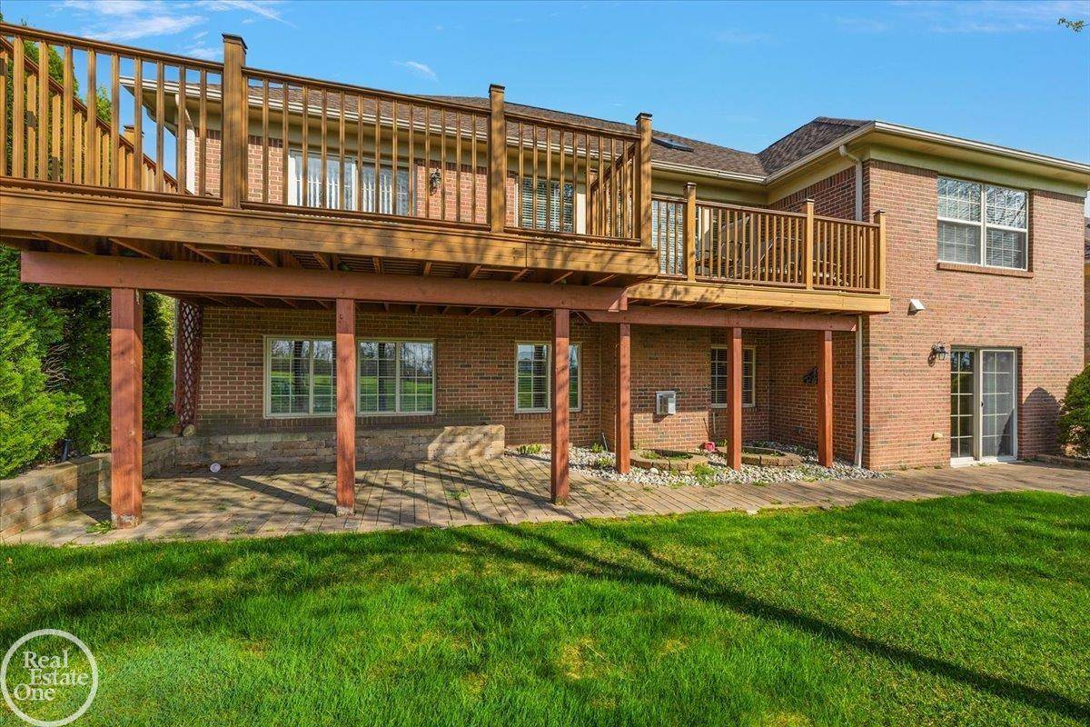 7482 Augusta BLVD, Washington Twp, MI 48094