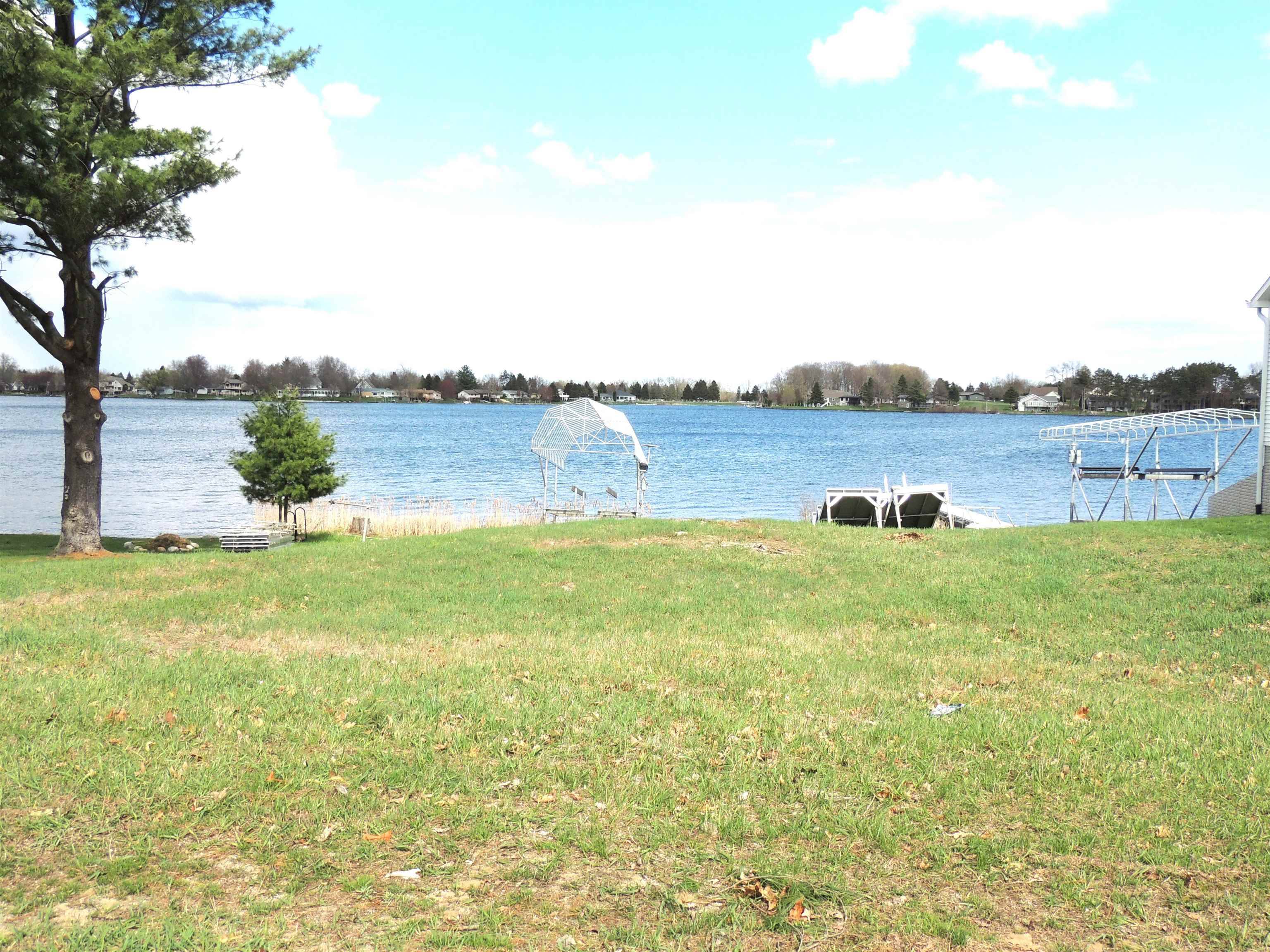 1062 Castle DR, Lake Isabella, MI 48893