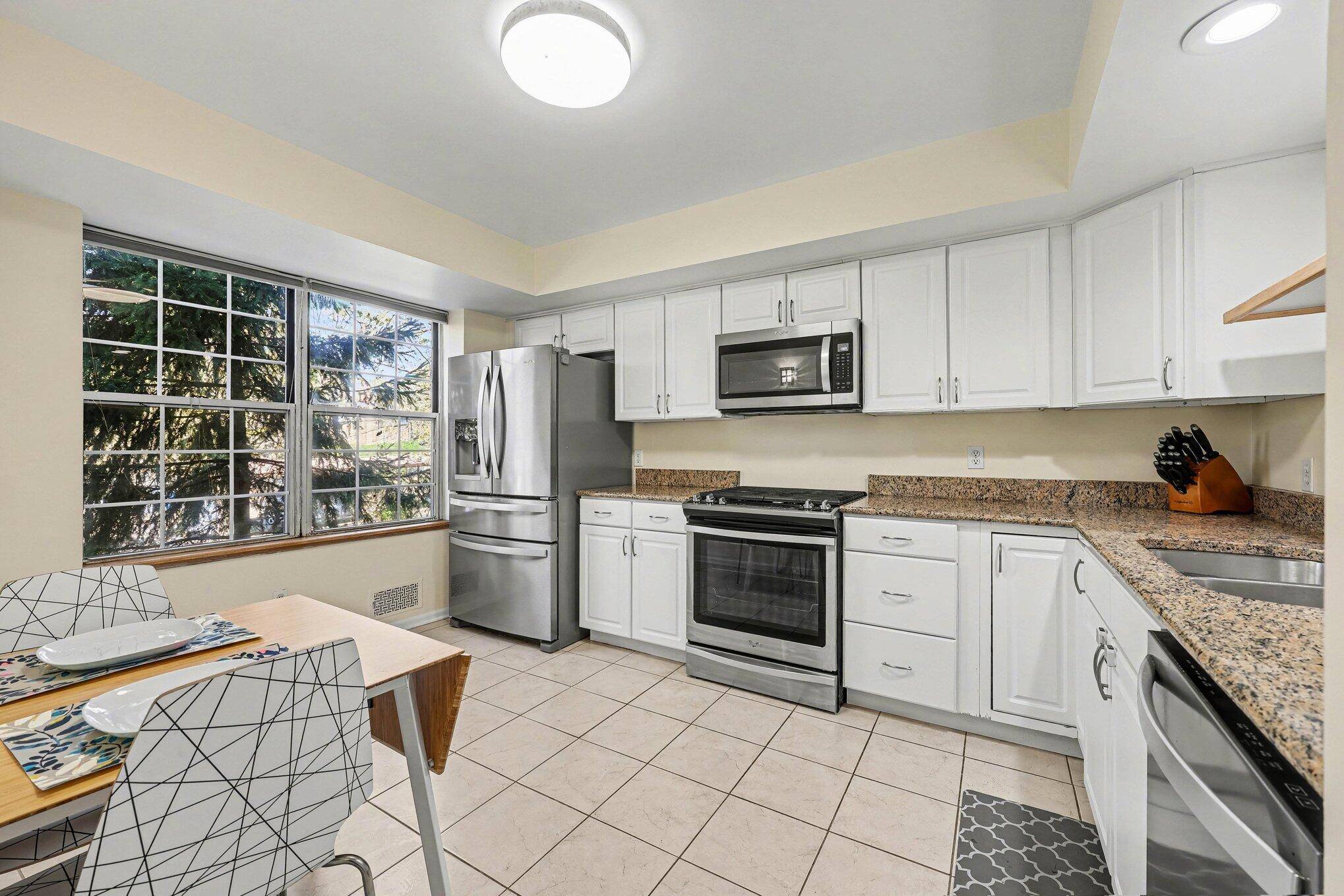 220 Lyn Anne CT, Ann Arbor, MI 48103