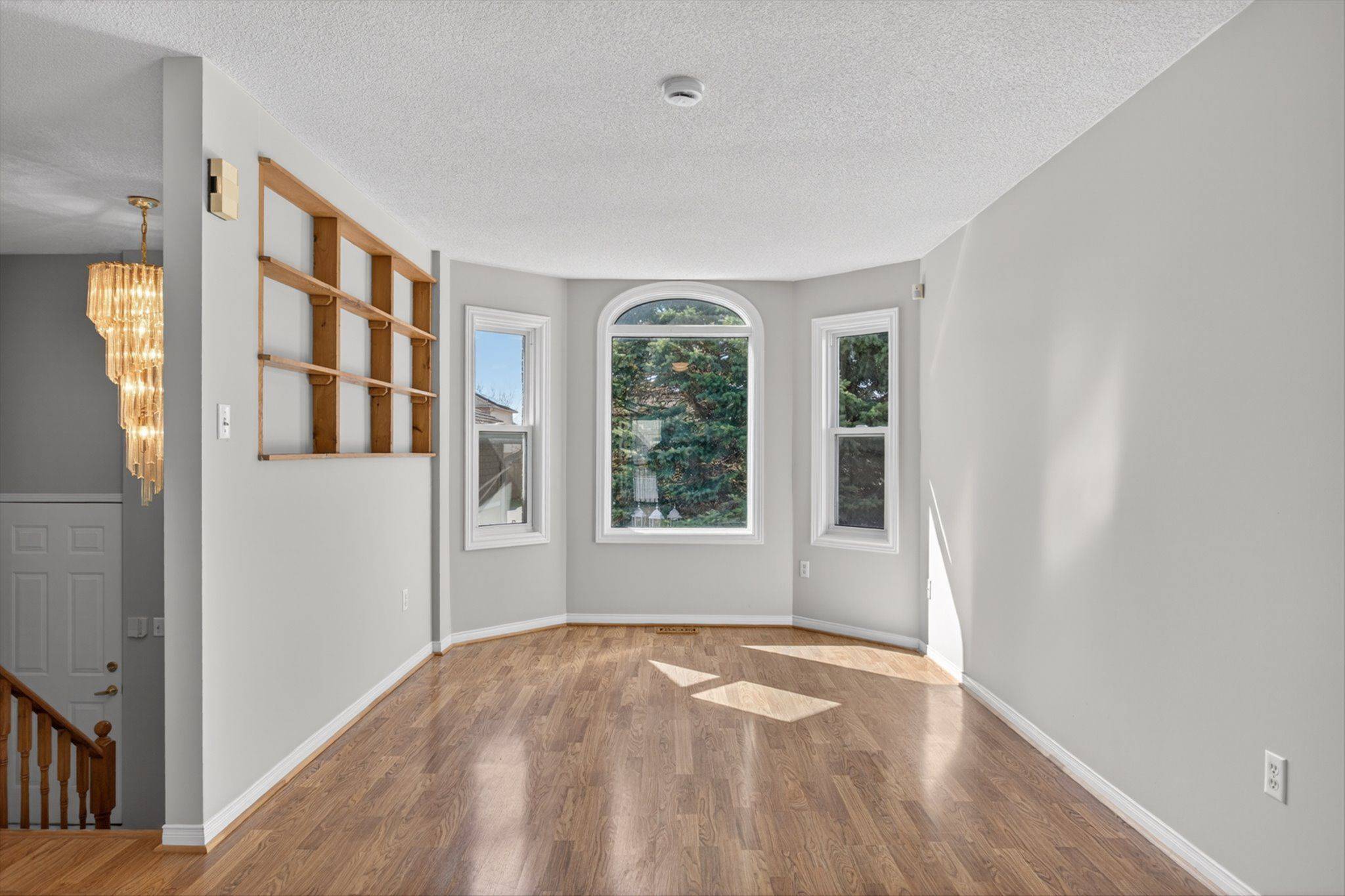 2 Goodwin AVE, Clarington, ON L1C 4Z4