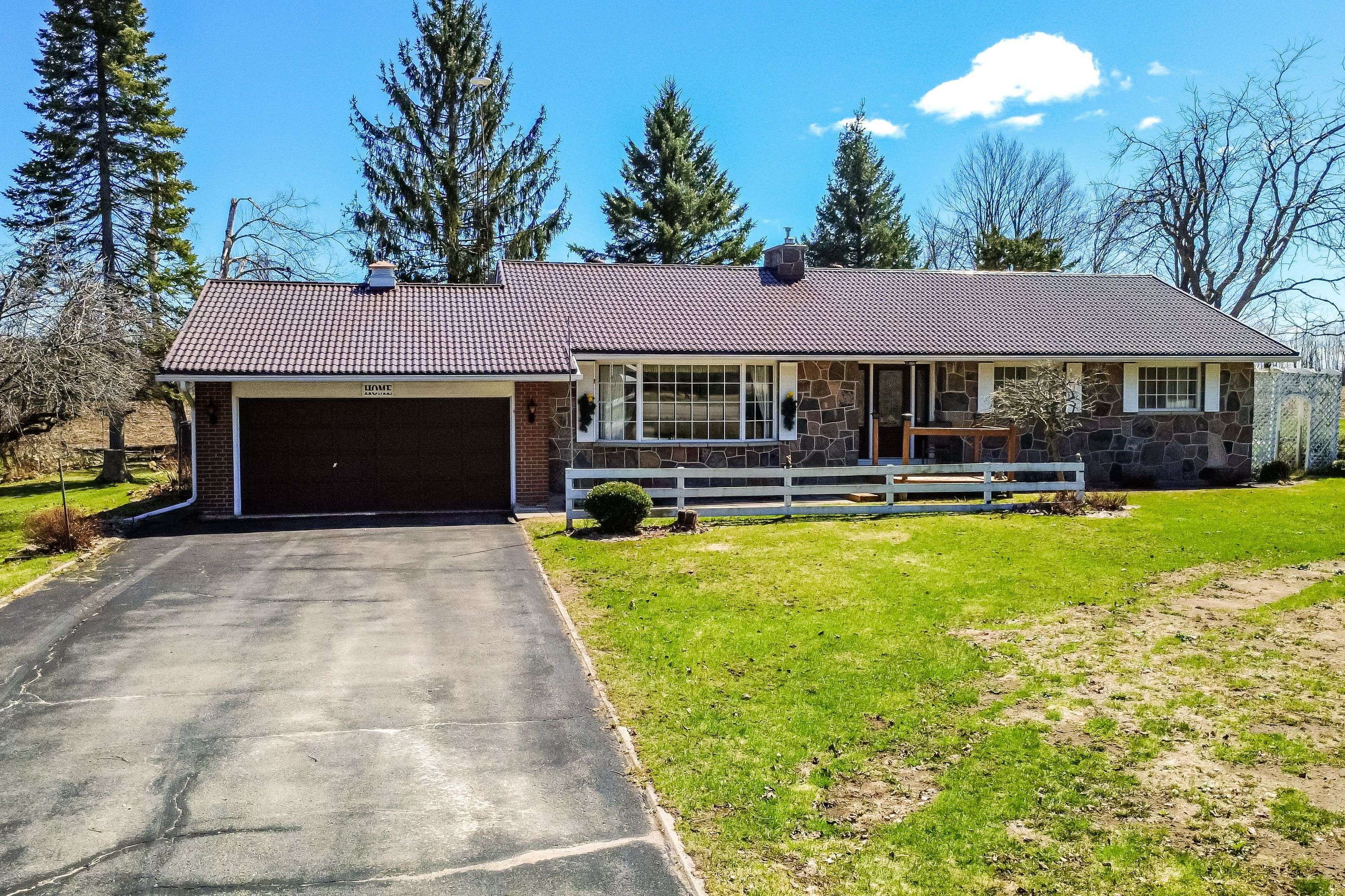 978 15/16 Side Road E, Oro-medonte, ON L0L 1T0