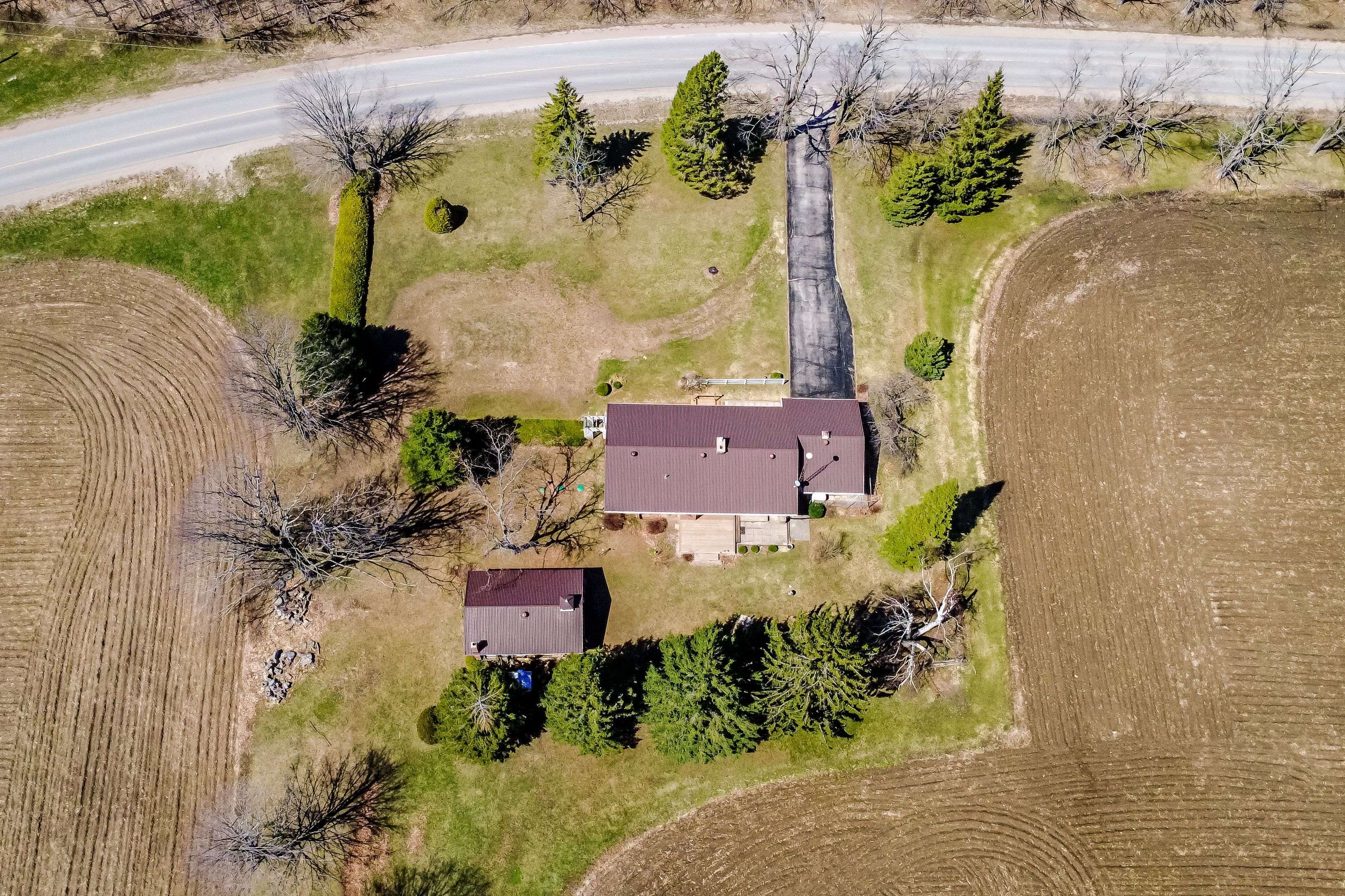 978 15/16 Side Road E, Oro-medonte, ON L0L 1T0