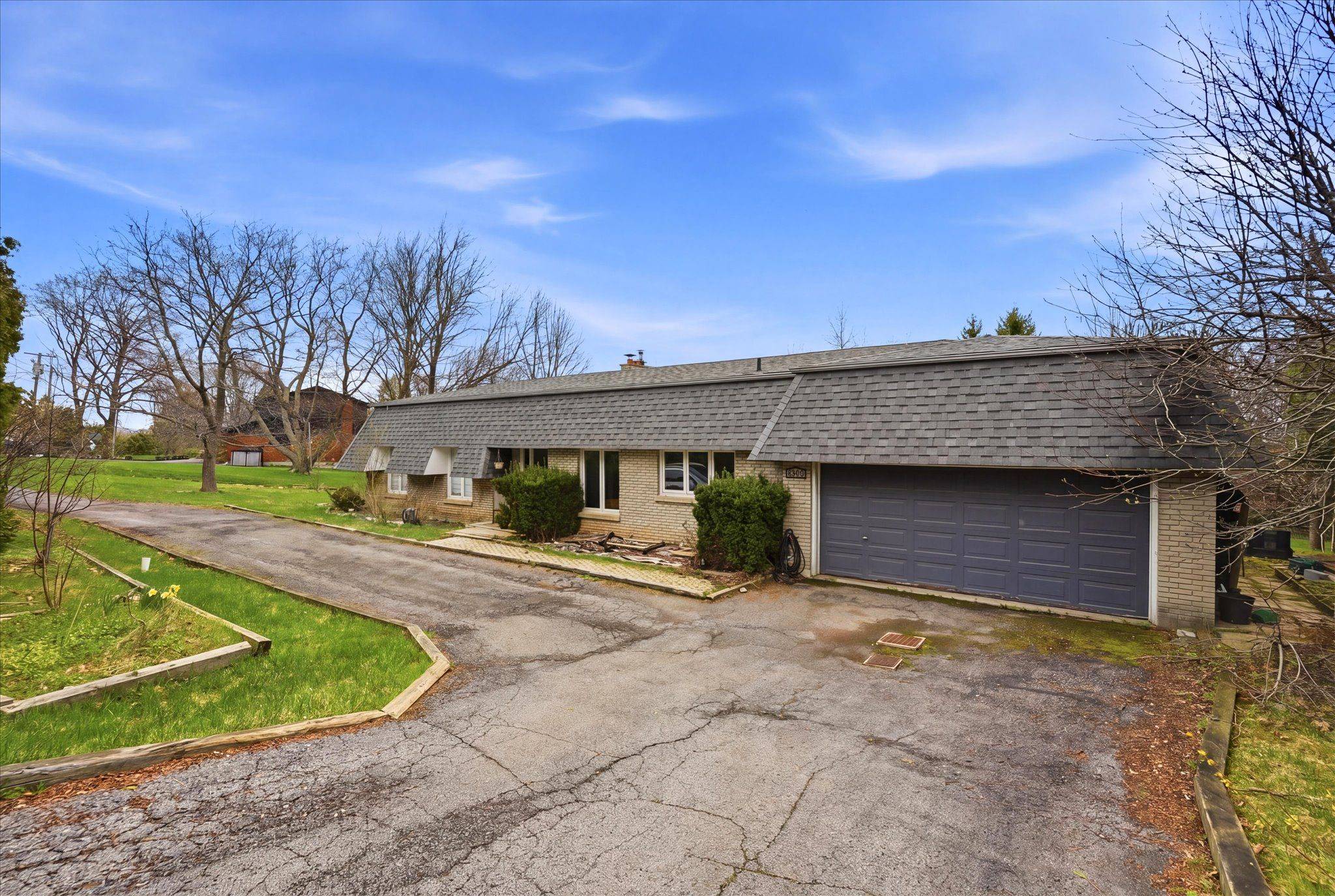 1310 Beaufort DR, Burlington, ON L7P 4V9