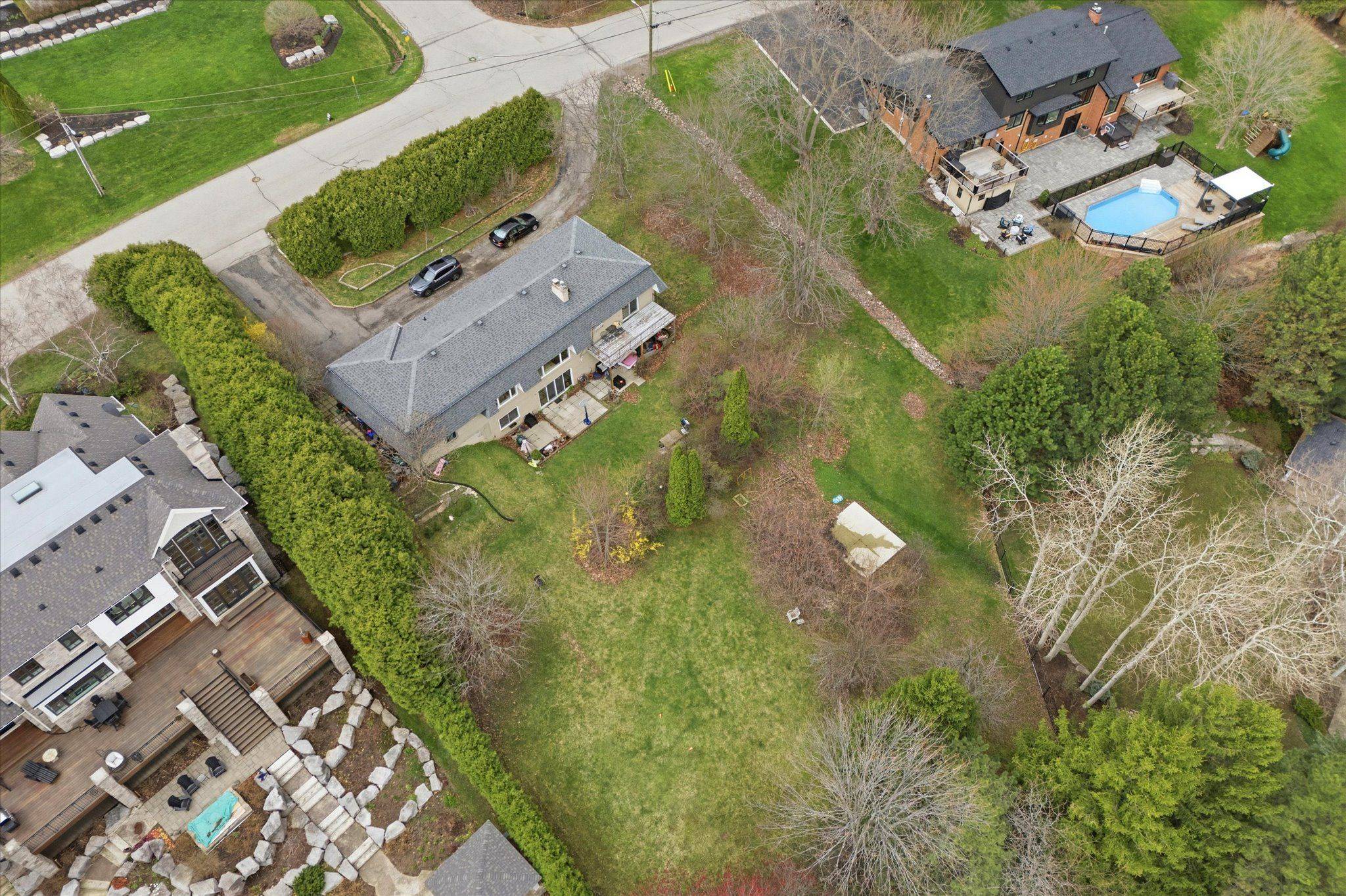 1310 Beaufort DR, Burlington, ON L7P 4V9