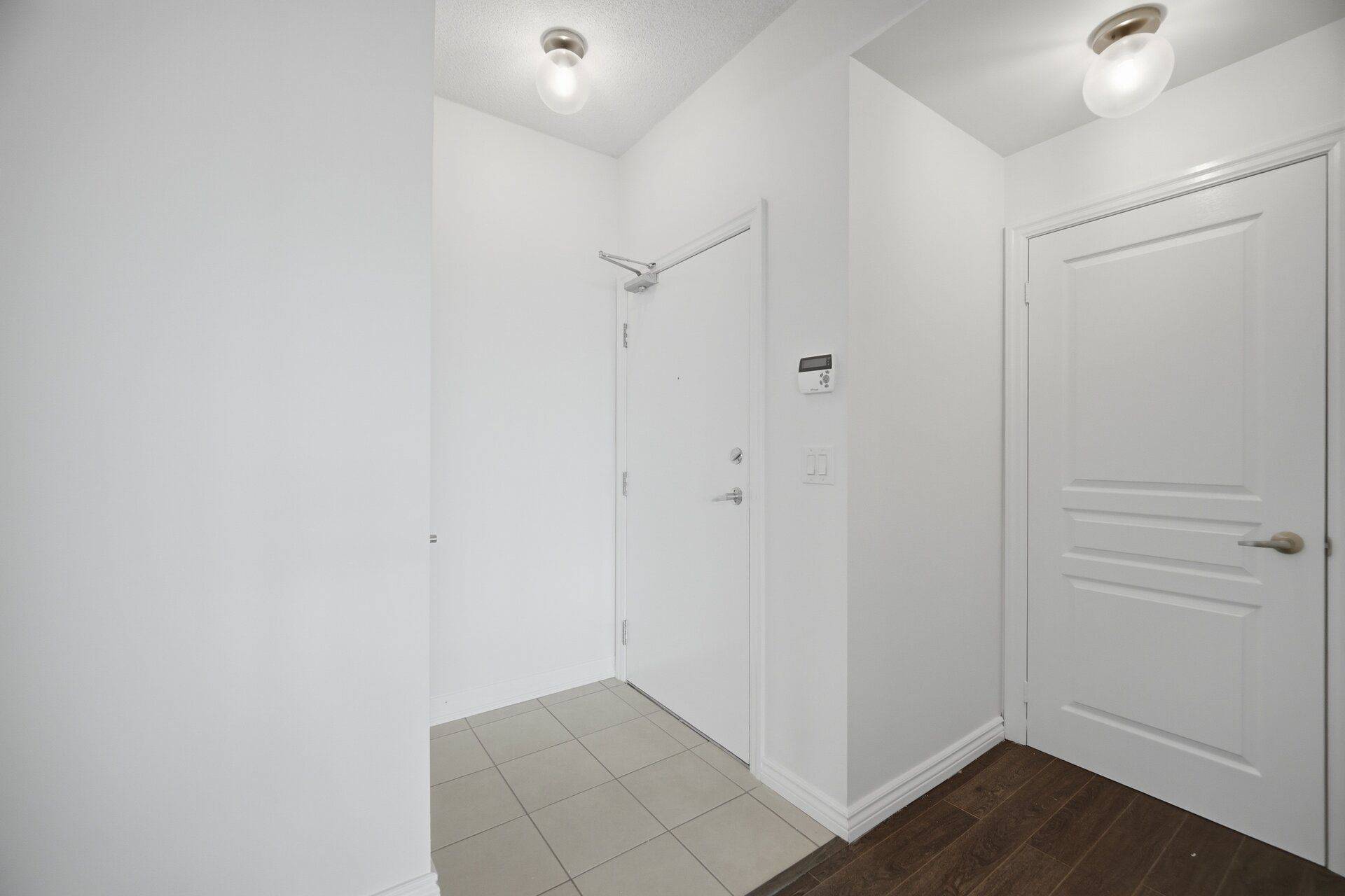 1940 Ironstone DR #405, Burlington, ON L7L 0E4