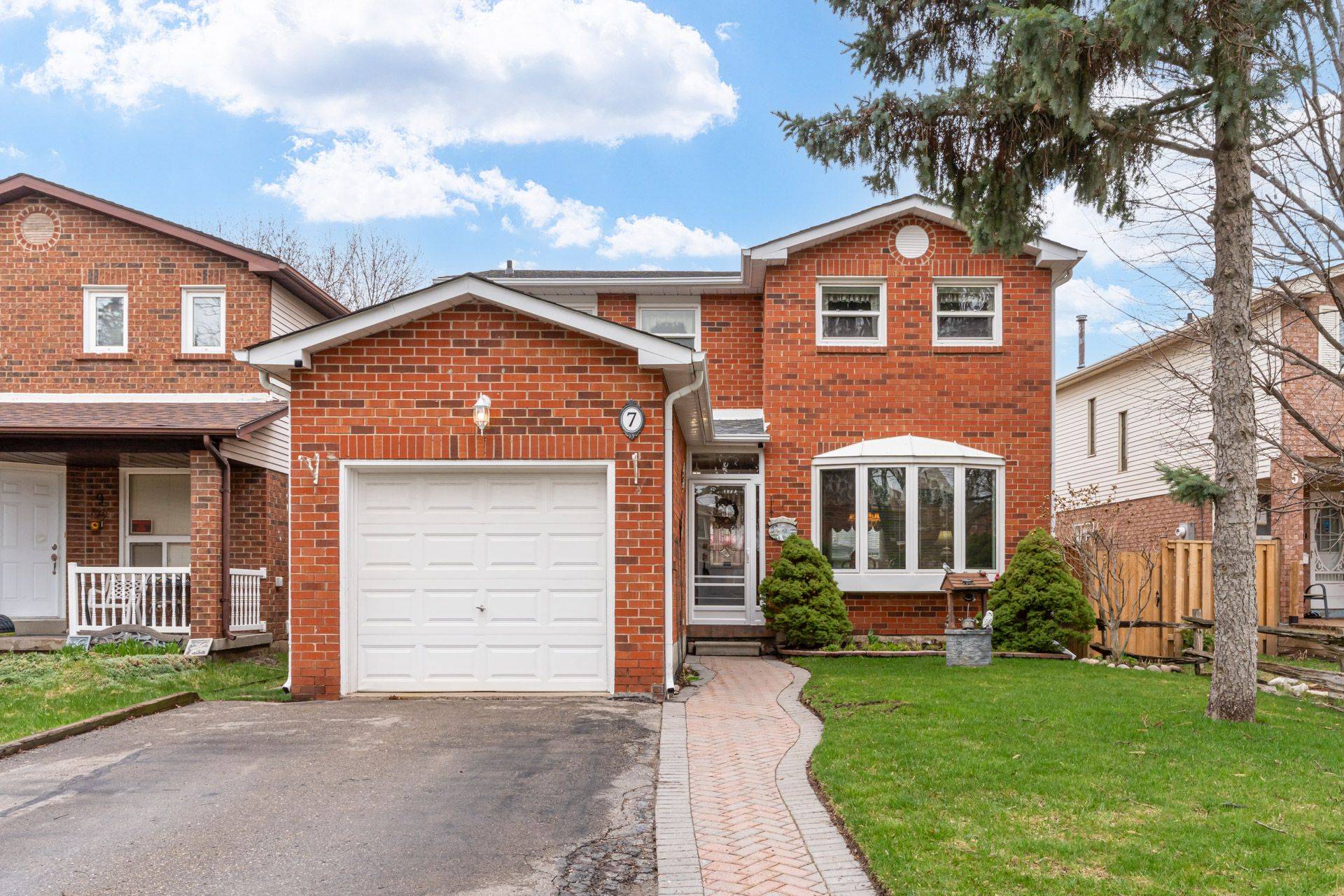 7 Oleander CRES, Brampton, ON L6Z 2C1