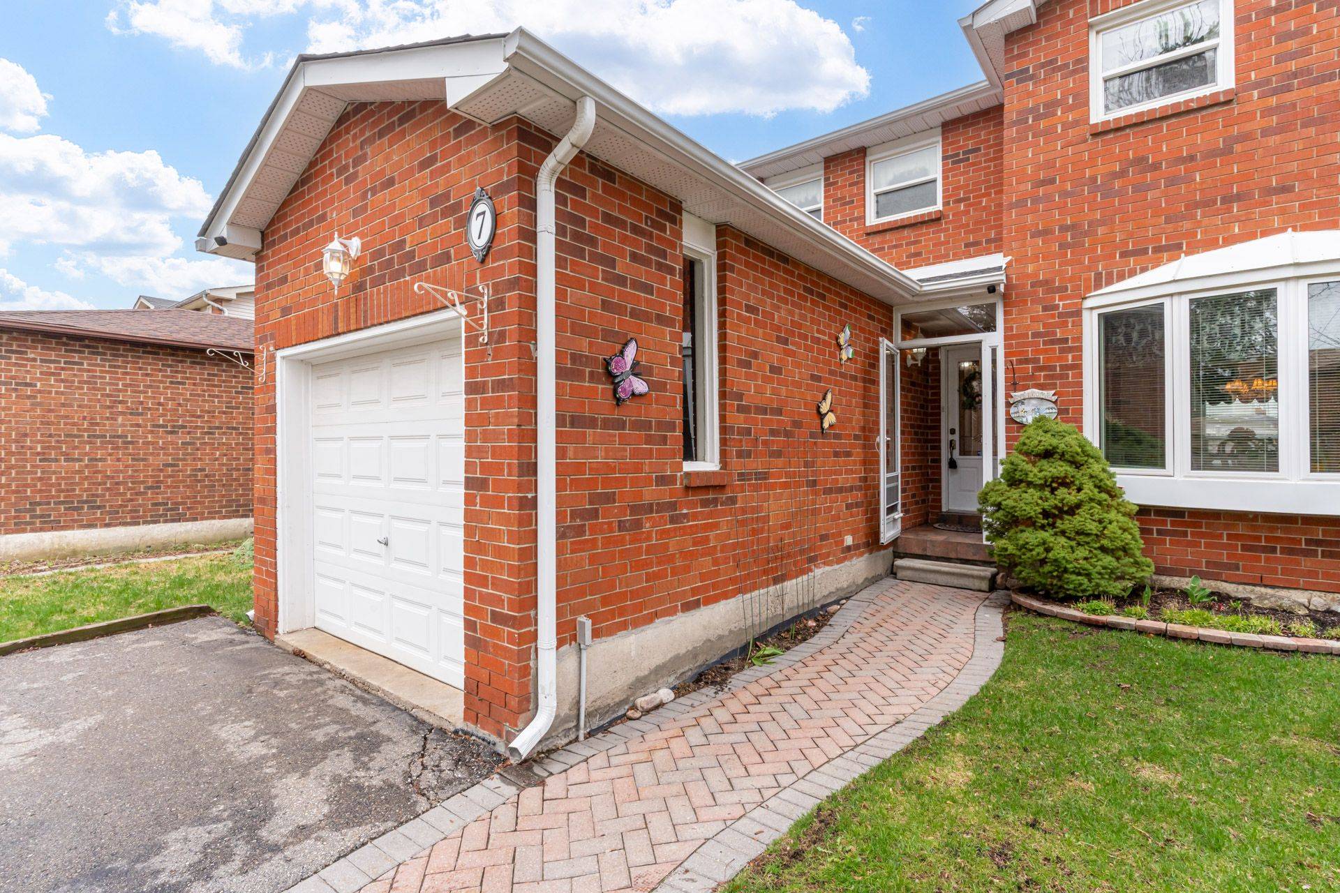 7 Oleander CRES, Brampton, ON L6Z 2C1